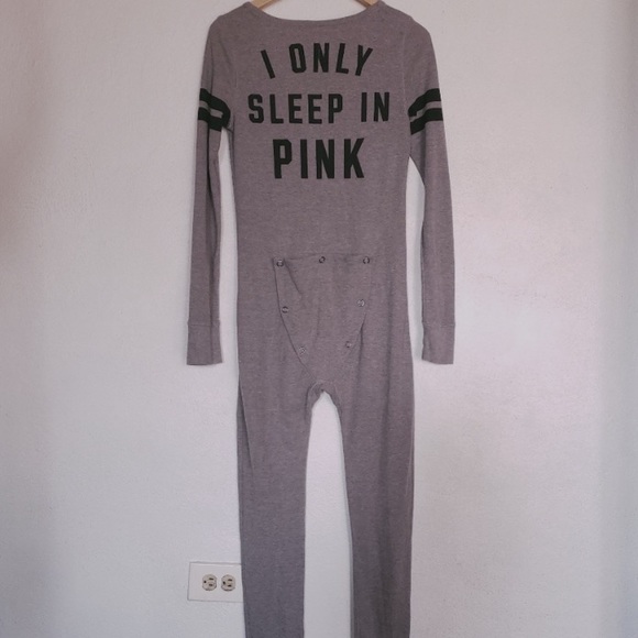 💕 VS Onesie - Picture 4 of 6